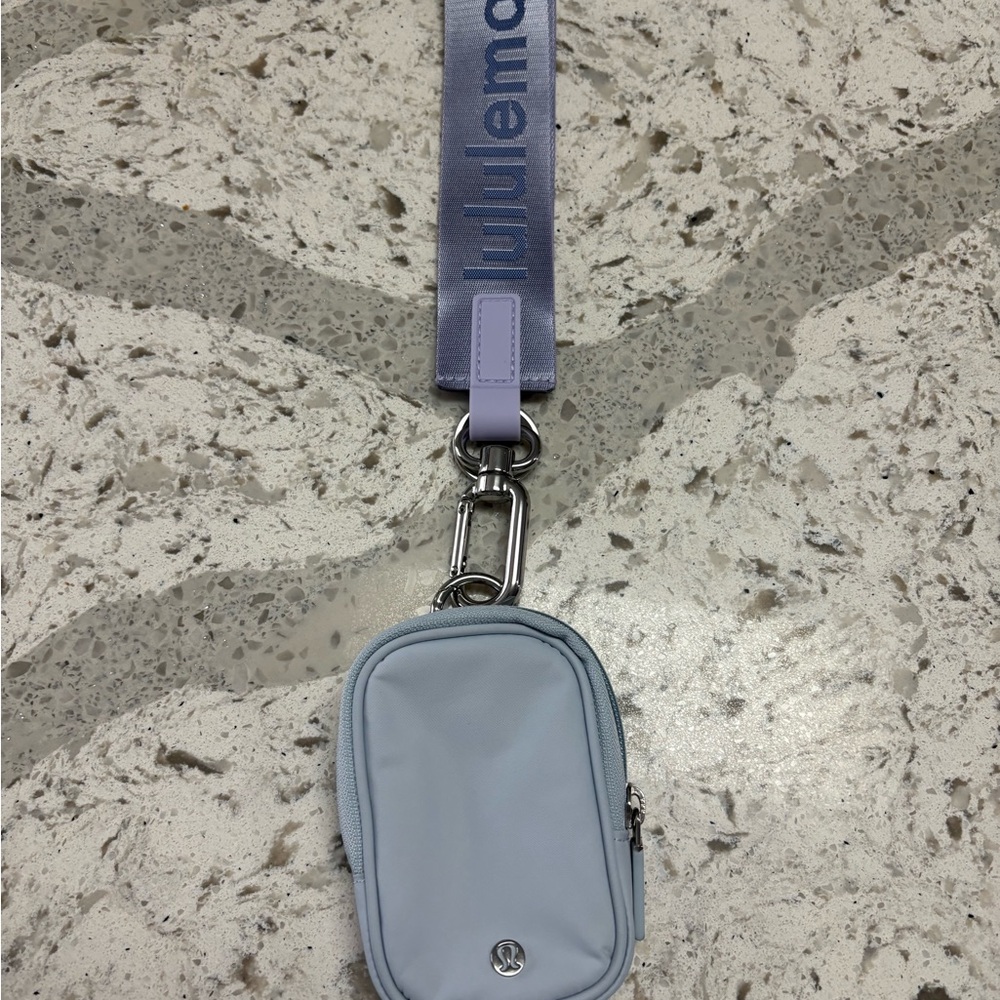 Lululemon never lost keychain and nano pouch set